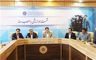 اخذ کارت بازرگانی برای فعالان اقتصادی ضروری است