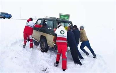 امدادرسانی به بیش از ٢١٩ نفر در برف و کولاک لرستان