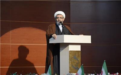 لرستان بالاترین ظرفیت علمی را دارد و نیازمند نگاه ویژه در این راستا است.