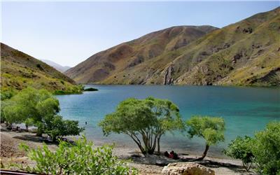 ورود به دریاچه گهر تا اواسط خرداد ماه سال جاری ممنوع است