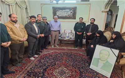دیدار سرپرست ورزش و جوانان لرستان با خانواده شهید والامقام «رضا حسین بیگی»