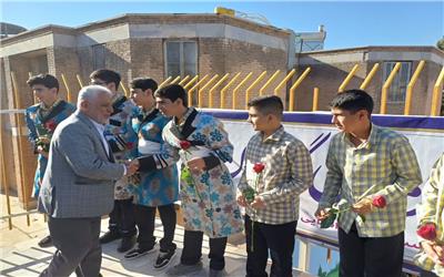 زنگ مهر در مدارس لرستان نواخته شد