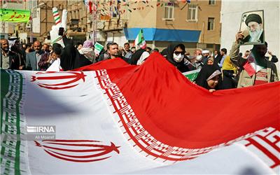 حضور مردم در راهپیمایی ها نشانه ولایت مداری و دشمن شناسی