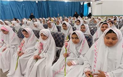 طلوع بندگی در دل کوچک‌ترین پروانه‌ها؛ جشن عبادت و بندگی دختران+تصاویر