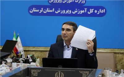 مدیر مدرسه مهم‌ترین مسئول اجرای پروژه مهر است / ثبت سفارش کتاب‌های درسی 255 هزار دانش‌آموز لرستانی