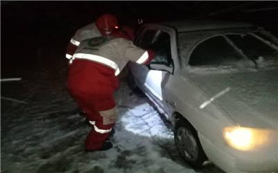 امداد رسانی به 110 نفر گرفتار شده  در برف و کولاک