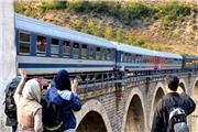 توقف قطار گردشگری لرستان در ایستگاه بلاتکلیفی