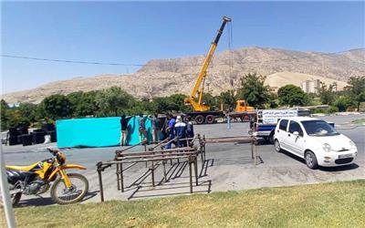 گزارش تصویری آماده سازی جایگاه مراسم " سلام فرمانده " در خرم آباد