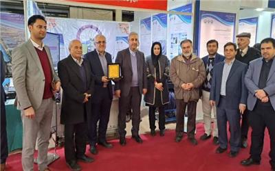 حضور موفق شرکت آب و فاضلاب استان لرستان در نمایشگاه هفته پژوهش و فناوری وزارت نیرو